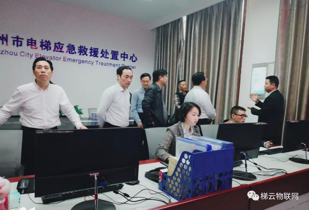 一個(gè)90后年存1.4萬，如何變億萬富翁？